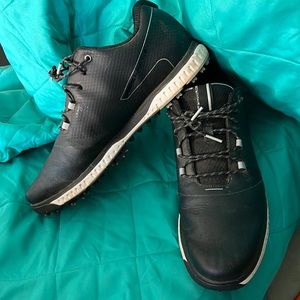 Like New!  Under Armour Mens Golf Shoes.   Worn once - size 11 - Black